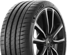 Close-up of the tread Michelin Pilot Sport 4 S